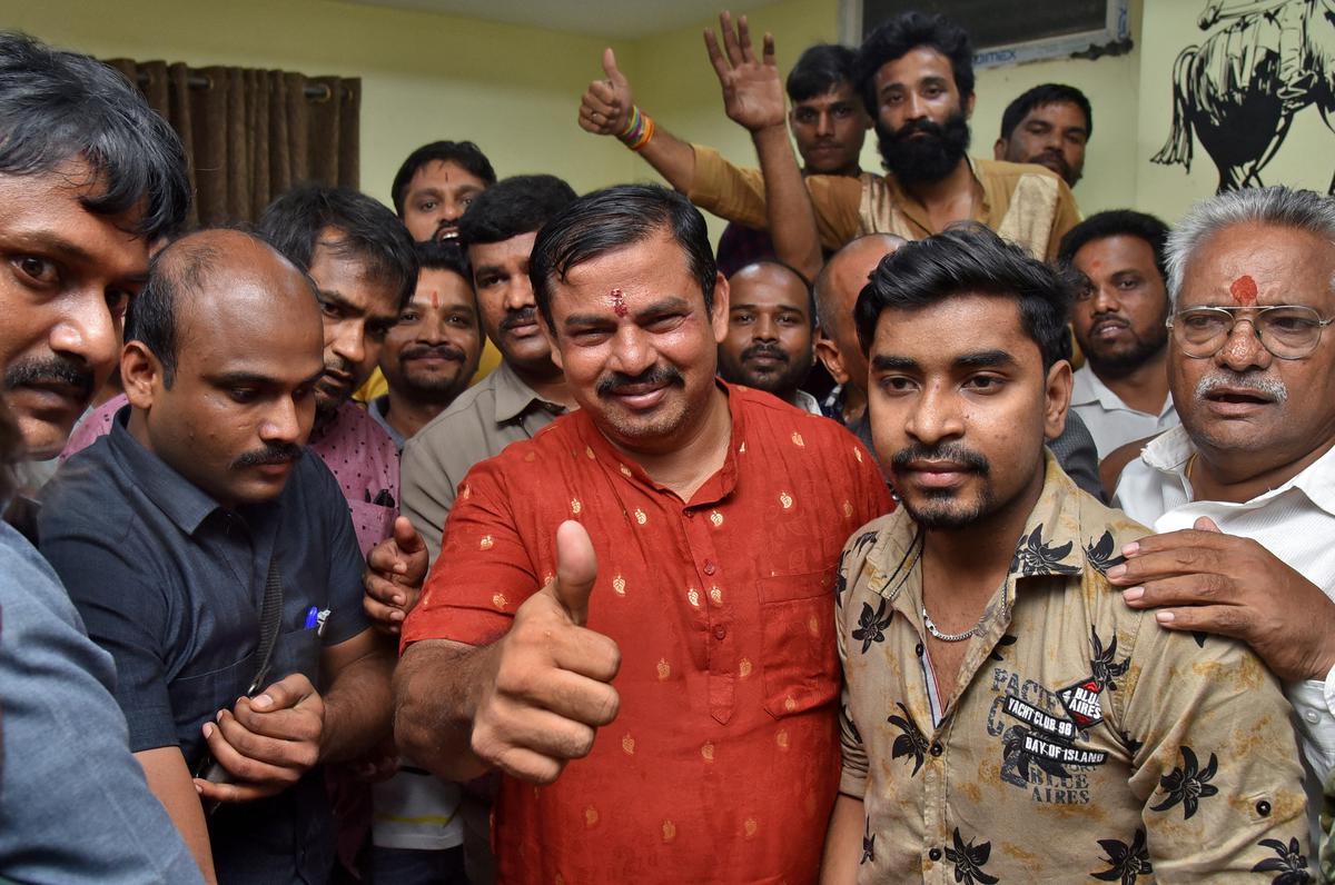 రాజాసింగ్ మళ్లీ అరెస్ట్