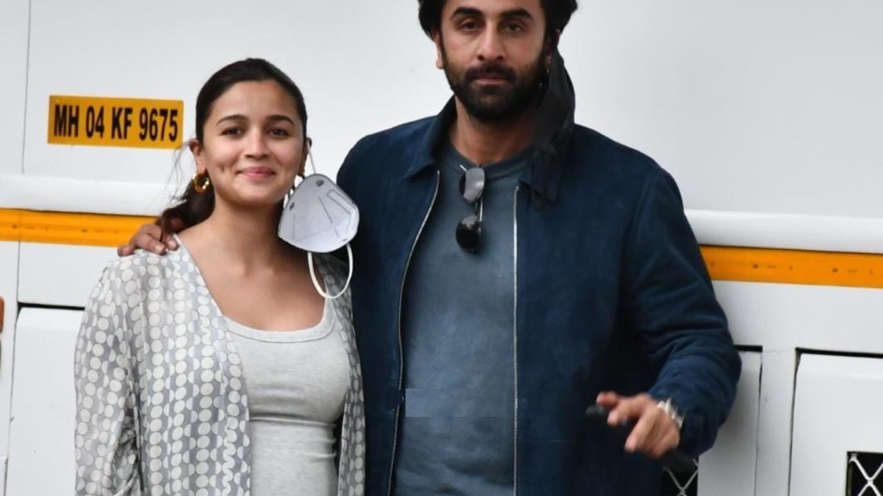 Alia Bhatt : పాపకి జన్మనిచ్చిన అలియా భట్..