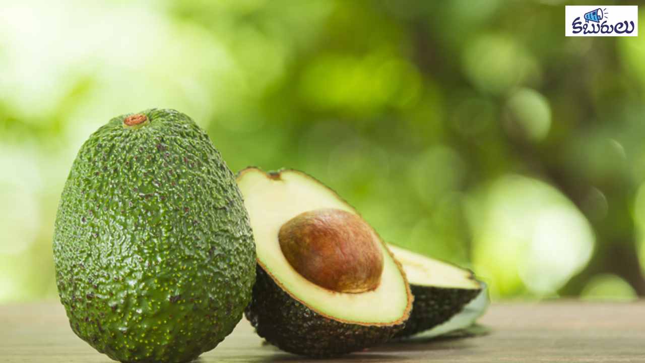 Health Tips: ఈ ఒక్క ఫ్రూట్ తింటే చాలు. చాలా రకాల అనారోగ్య సమస్యలకి చెక్ పెట్టేయచ్చు.