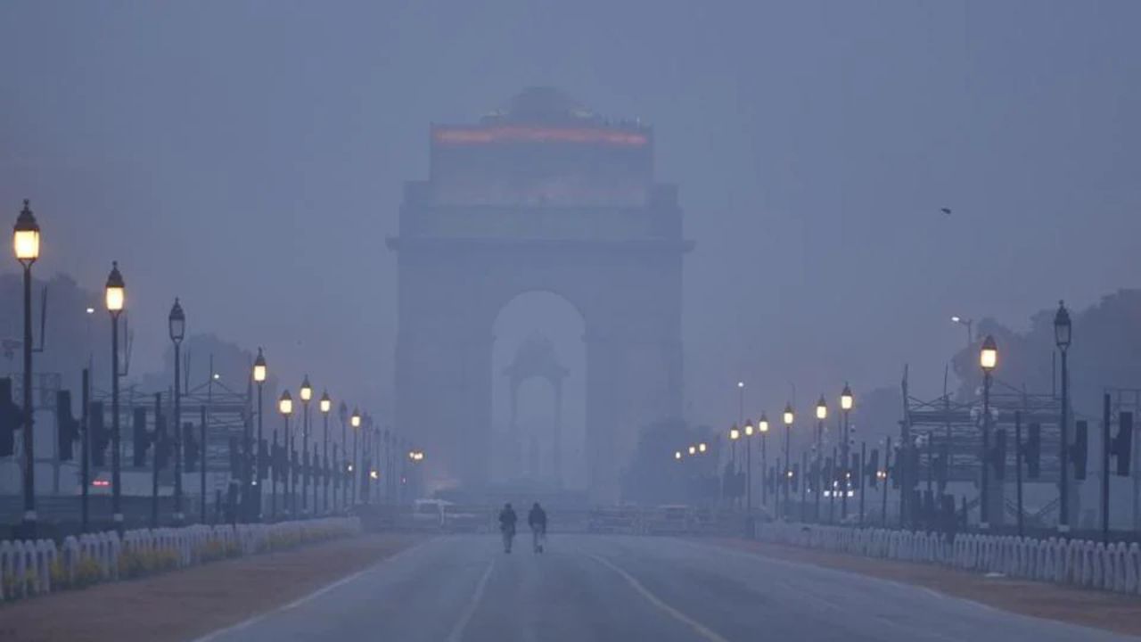 Delhi Weather: కోల్డ్ స్పెల్ ఎఫెక్ట్.. ఢిల్లీలో ఆరెంజ్ అలెర్ట్ జారీ!