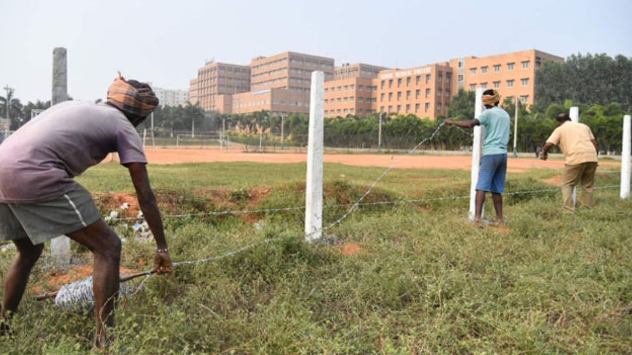 Gitam University: గీతంలో ప్రభుత్వ భూమి స్వాధీనం.. టీడీపీ నేతల హౌస్ అరెస్ట్!