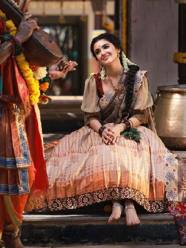 మాళవిక శర్మ సంక్రాంతి సంబరాలు..