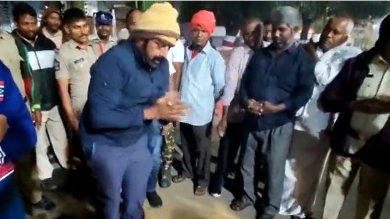 TDP: బాబుతో బాలయ్య సంబరాలు.. భోగి మంటల్లో జగన్ జీవో నంబర్.1!