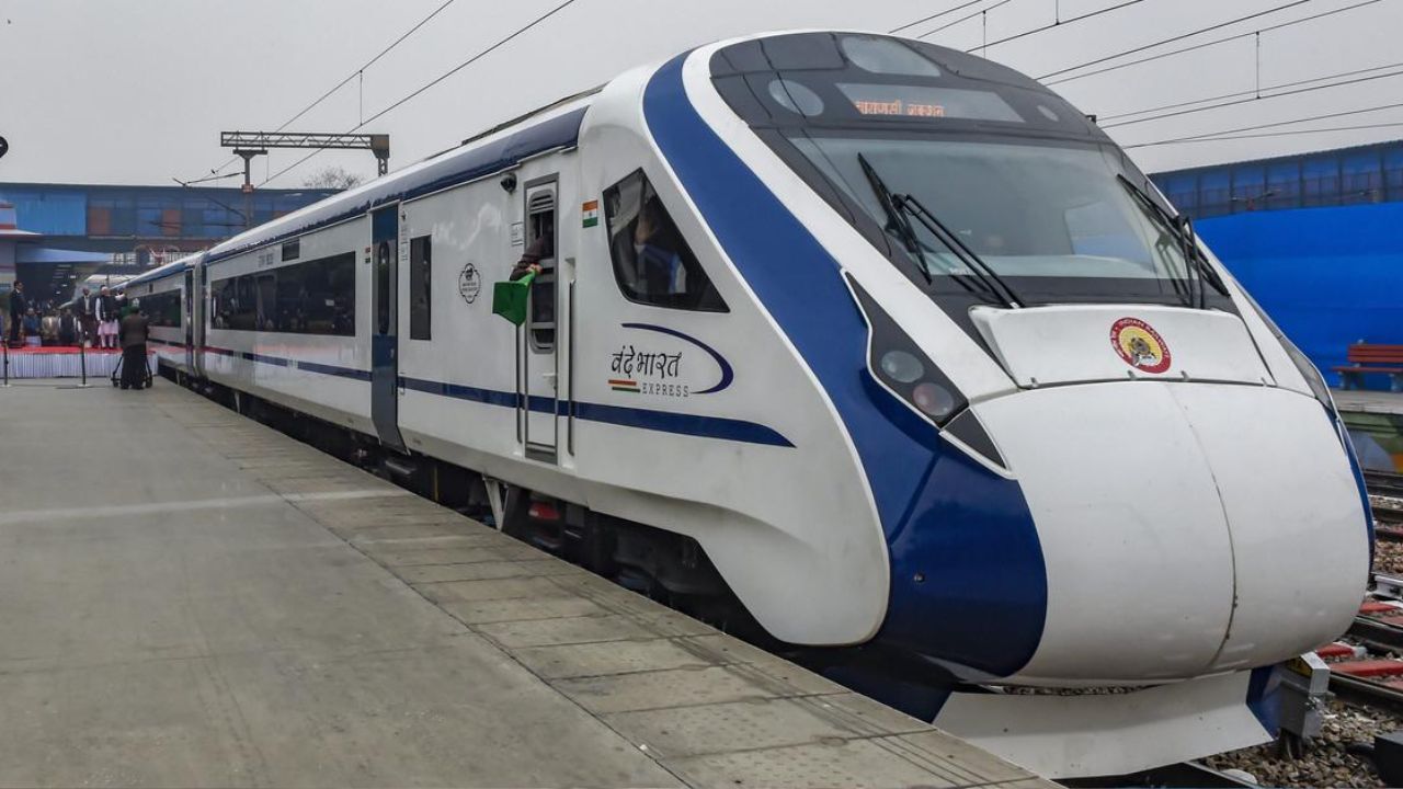 Vande Bharat Express: తెలుగు రాష్ట్రాలలో మరో వందే భారత్ ఎక్స్ ప్రెస్ రైలు.. ఈనెల 8న ప్రారంభించే ఛాన్స్!