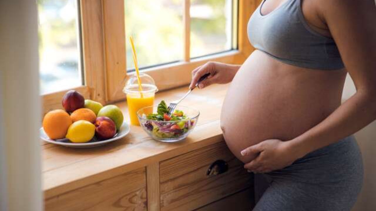 Fruits for Pregnant Women : గర్బిణులు ఈ పండ్లు ఎక్కువగా తినాలి..