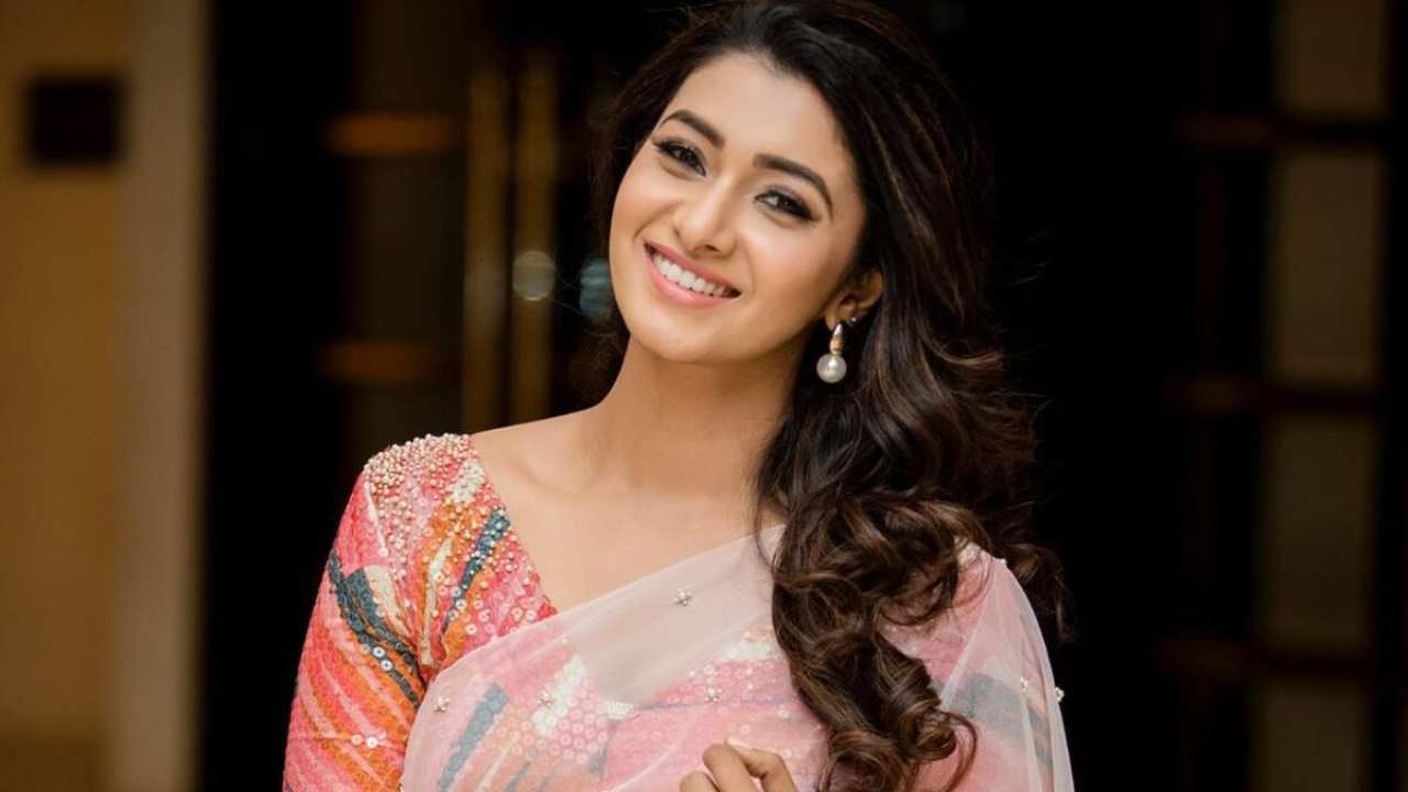 Priya Bhavani Shankar : డబ్బు కోసమే సినిమాల్లోకి వచ్చాను..