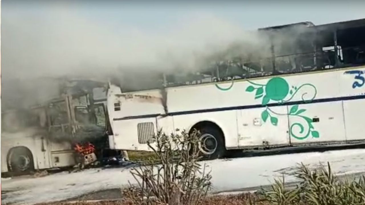 Bus Fire Accident: ఘోర అగ్నిప్రమాదం.. మంటల్లో కాలి బూడిదైన రెండు ఆర్టీసీ బస్సులు!