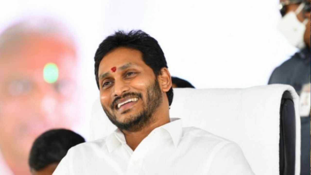 CM Jagan: సీఎం పల్లె నిద్ర.. ఉగాది నుండి వారంలో మూడు రోజులు గ్రామాలలోకి జగన్!