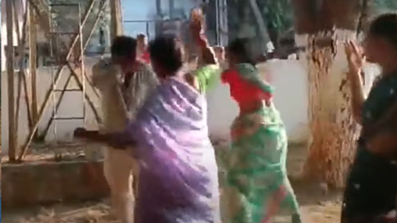 Gannavaram: మహిళా వాలంటీర్ పెళ్లి.. పెళ్లికొడుక్కి డిజిటల్ అసిస్టెంట్ వార్నింగ్.. సీన్ కట్ చేస్తే!