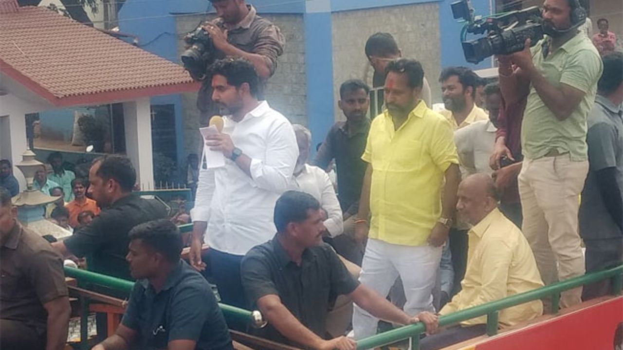 Nara Lokesh: లోకేష్ ప్రచార రథాన్ని సీజ్ చేసే ప్రయత్నం.. ప్రతిఘటించిన టీడీపీ శ్రేణులు