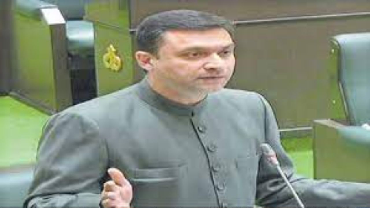 Telangana Congress: అక్బరుద్దీన్ తో చర్చలపై రాజకీయ ప్రకంపనలు.. వివరణ ఇచ్చిన కాంగ్రెస్ నేతలు