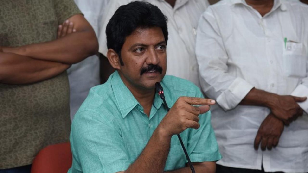 Vallabhaneni Vamsi: కళ్ళు చిదంబరం అద్దం ముందు నిలబడి మహేష్ బాబు అనుకుంటే అయిపోతారా?