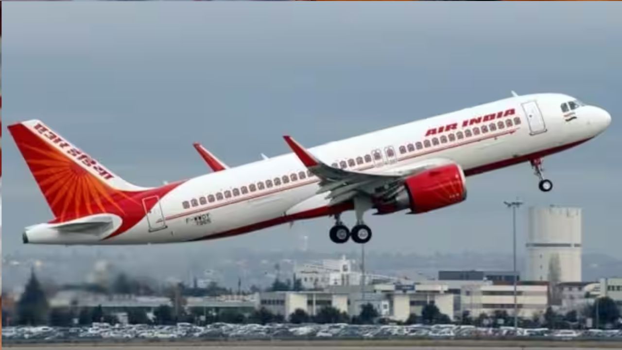 Air India flight: ప్రారంభించిన మొదటి రోజే.. ప్రయాణీకులను వదిలేసి వెళ్లిన విమానం.. గన్నవరంలో గోల గోల!