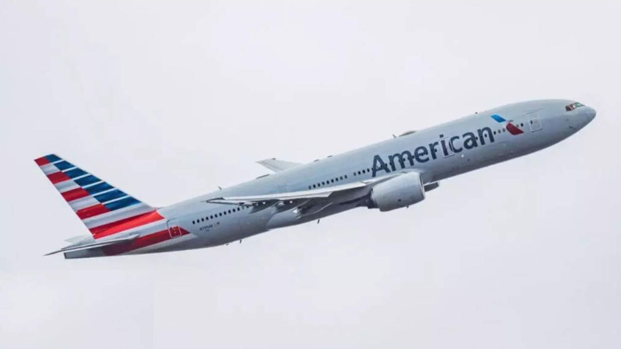 American Airlines: విమానంలో మద్యంమత్తు.. పక్క ప్యాసింజర్పై మూత్రం పోసిన ప్రయాణికుడు!