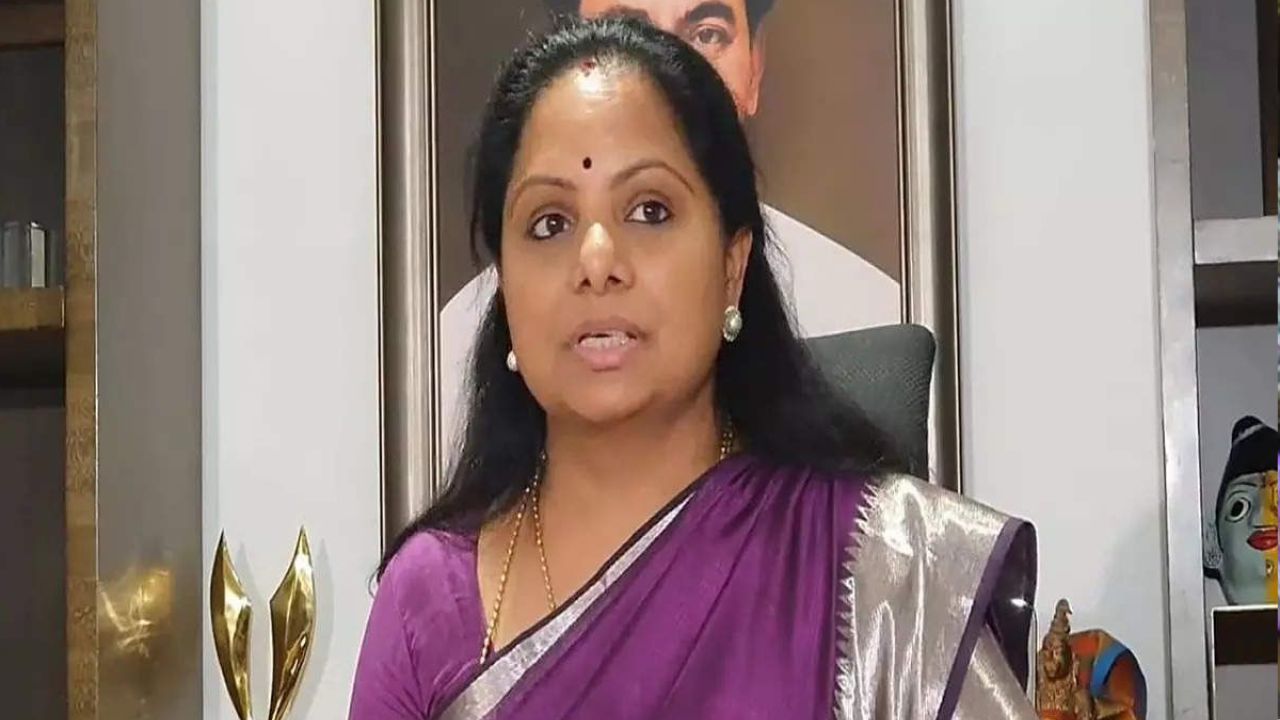 Delhi Liquor Scam: ఢిల్లీ లిక్కర్ స్కాంలో కవితకు నోటీసులు.. విచారణకు రాలేనని కవిత సమాధానం!