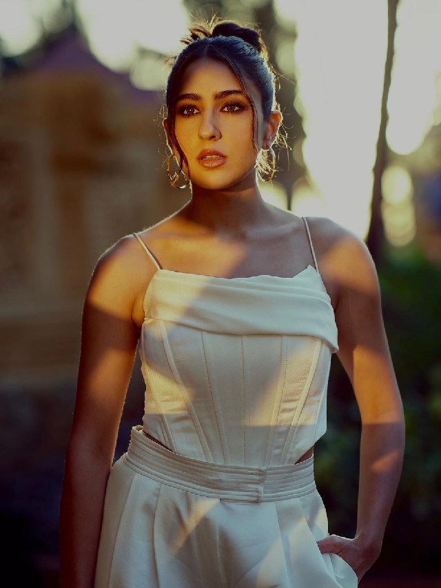 Sara Ali Khan Gorgeous looks..