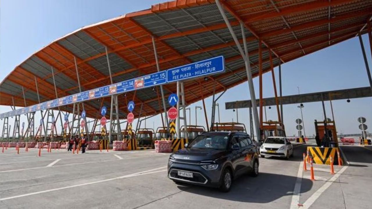 Toll Fee hiked: ఏప్రిల్‌ ఒకటి నుంచి టోల్‌ ఫీజుల పెంపు.. 5 నుండి 10 శాతం పెరగనున్న రేట్లు!