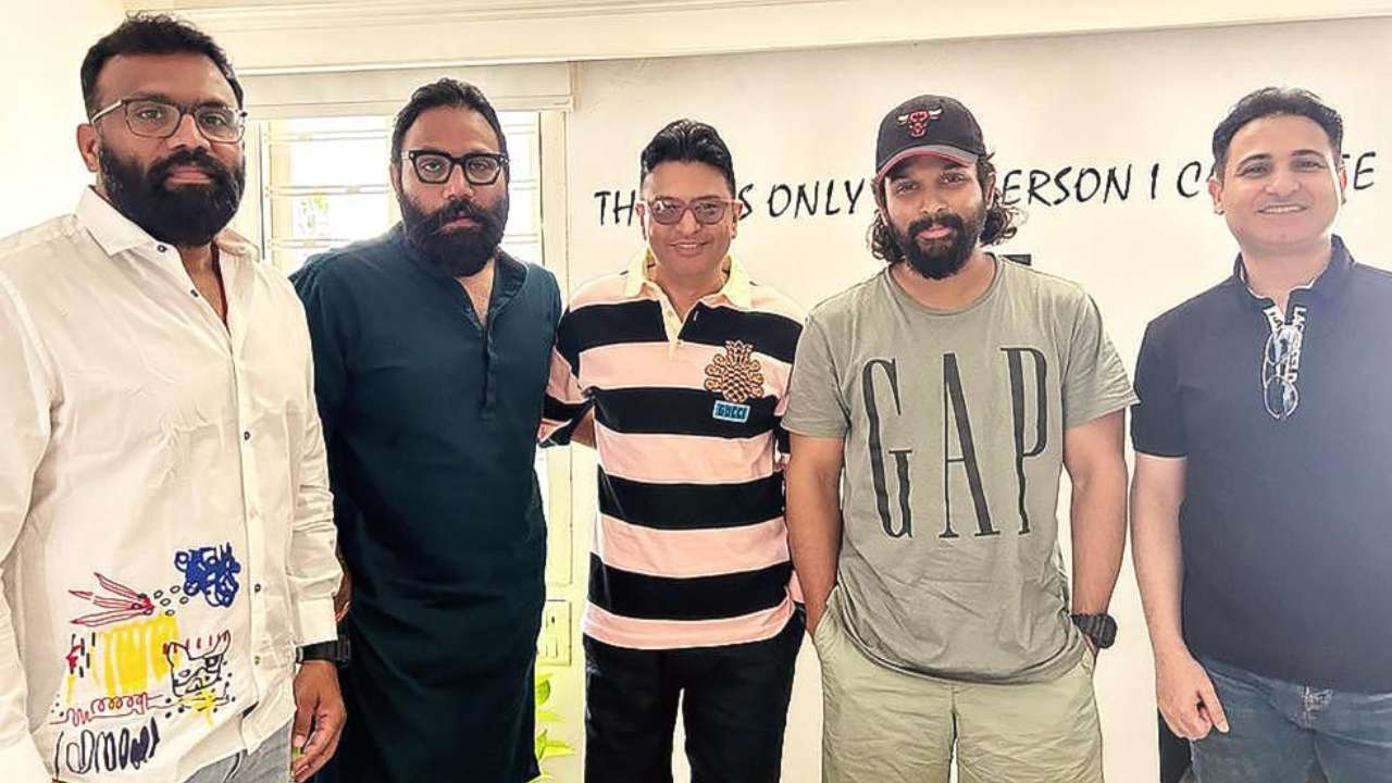 Sandeep Vanga-Allu Arjun : బన్నీ ఫ్యాన్స్ కి సూపర్ న్యూస్.. అర్జున్ రెడ్డి డైరెక్టర్ తో అల్లు అర్జున్ సినిమా..